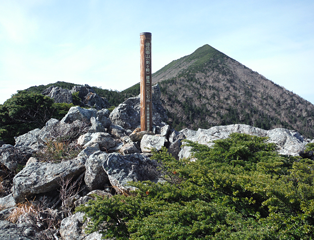 徳兵衛山から見る剣ヶ峰