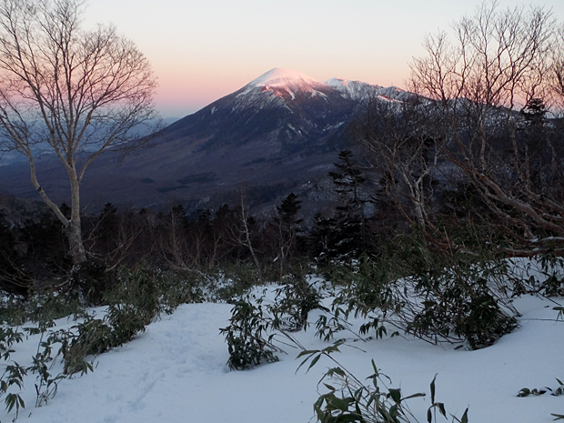 夕陽に染まる岩手山